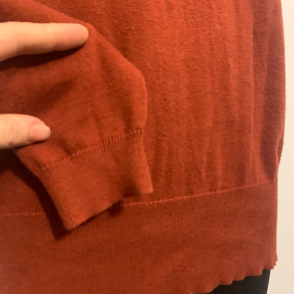 Vera Wang Sweater - Picture 4 of 4